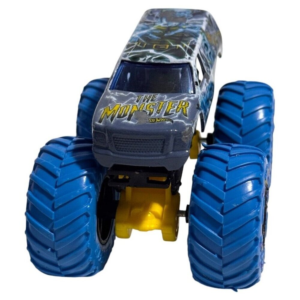 HOT WHEELS 2022 MONSTER TRUCKS ROARIN' RUMBLE THE MONSTER - 1:64 -